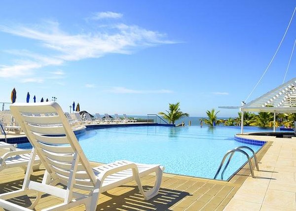Découvrez le charme du camping en Béarn avec piscine : Relaxation et nature à votre portée